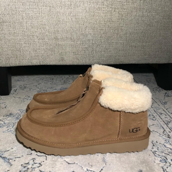 UGG Funkarra Zip Cuffed Booties - Picture 4 of 10